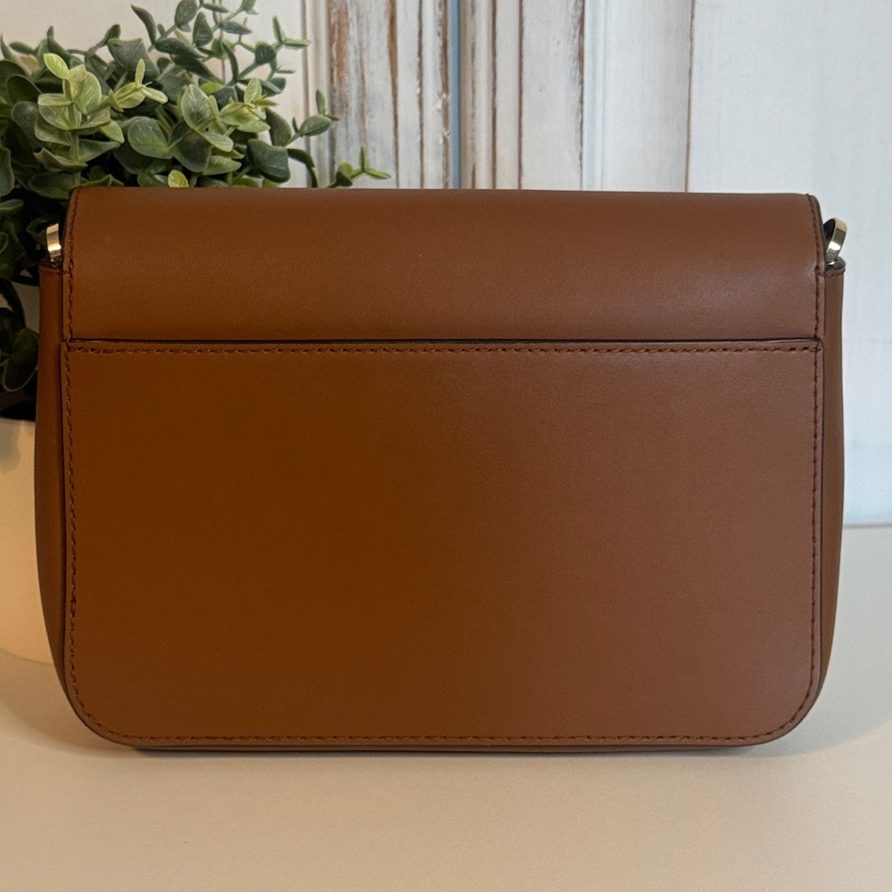 Michael Kors Sloan Editor medium leather shoulder bag in the color Acorn - Picture 4 of 6